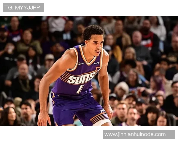 奥索伊戈达罗称赞布克易于相处并能有效执行教练战术 奥索伊戈达罗称赞布克易于相处并能有效执行教练战术