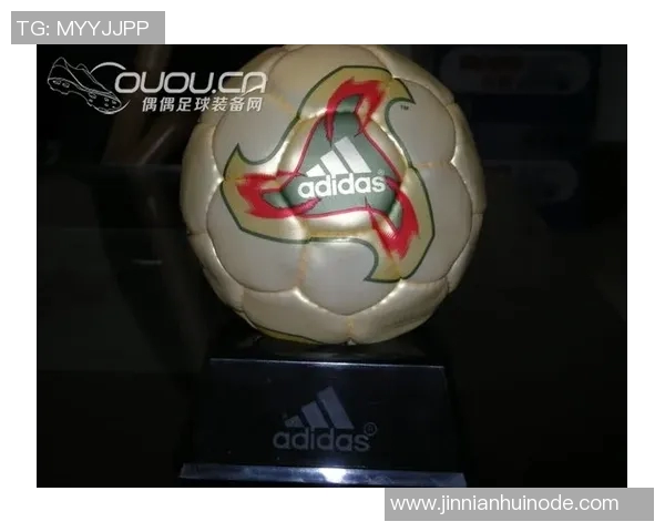 阿迪达斯发布世界杯用球历届冠军球星齐聚助阵