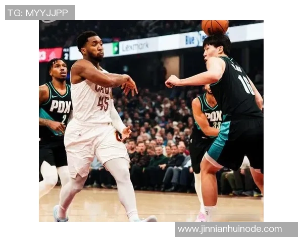 米勒全场最高33分却难救主29投14中表现不佳三分球命中率低迷